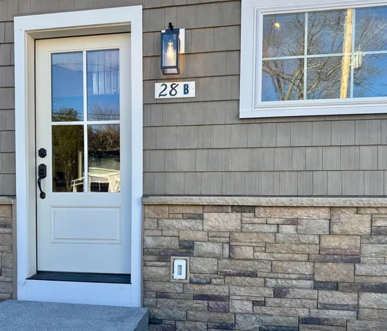 $3,000 | 28 Emerald Avenue, Unit B, Hampton, NH 03842