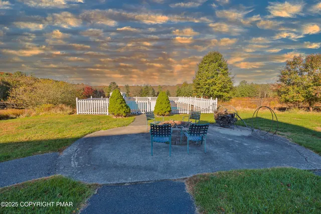 $310,000 | 319 West Windsor Road, Saylorsburg, PA 18353