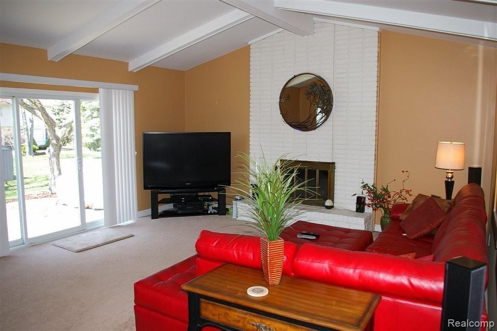 13927 Riverside Drive Livonia, MI 48154 - Photo 7 of 16 Family Room