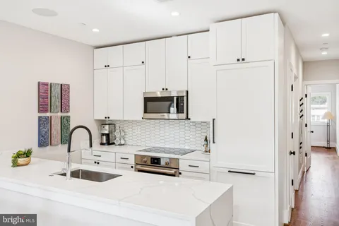 $849,000 | 609 Upshur Street Northwest, Unit 3, Washington, DC 20011