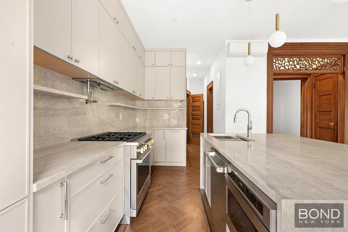 1137 Park Place Brooklyn, NY 11213 - Photo 5 of 16 Photo 5