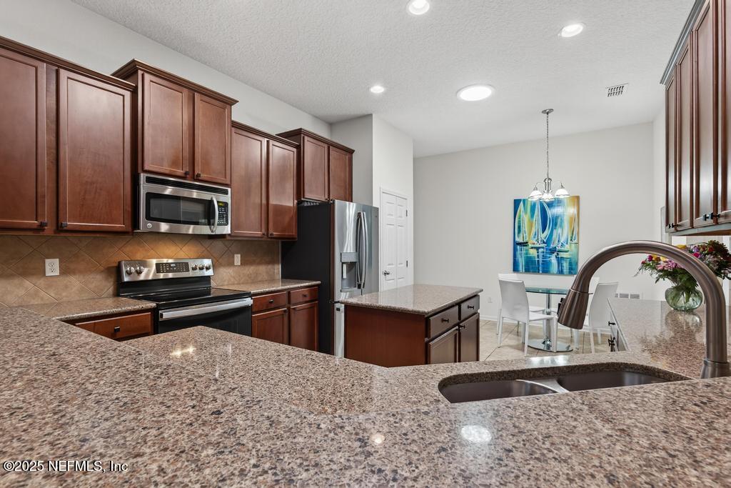 4042 Trail Ridge Road Middleburg, FL 32068 - Photo 13 of 54 Kitchen