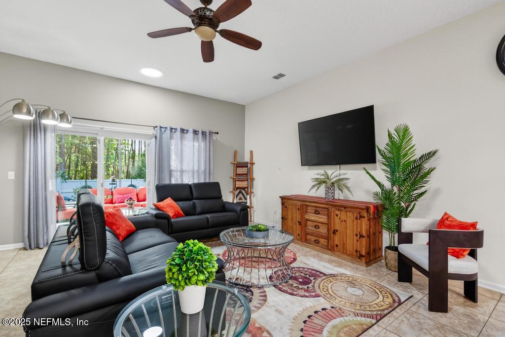 4042 Trail Ridge Road Middleburg, FL 32068 - Photo 22 of 54 Family Room