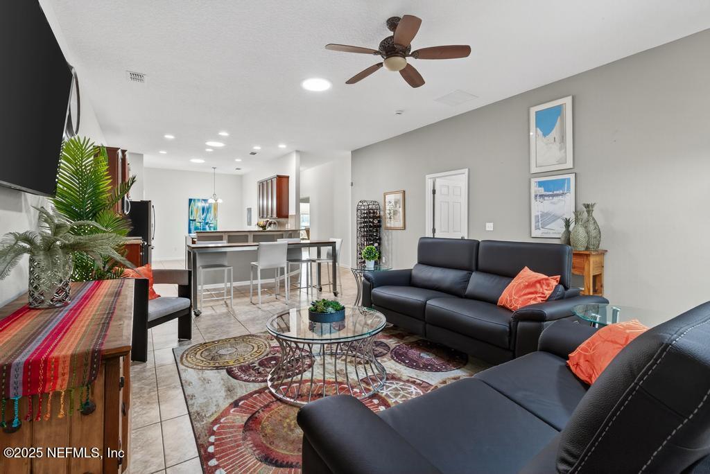 4042 Trail Ridge Road Middleburg, FL 32068 - Photo 24 of 54 Family Room
