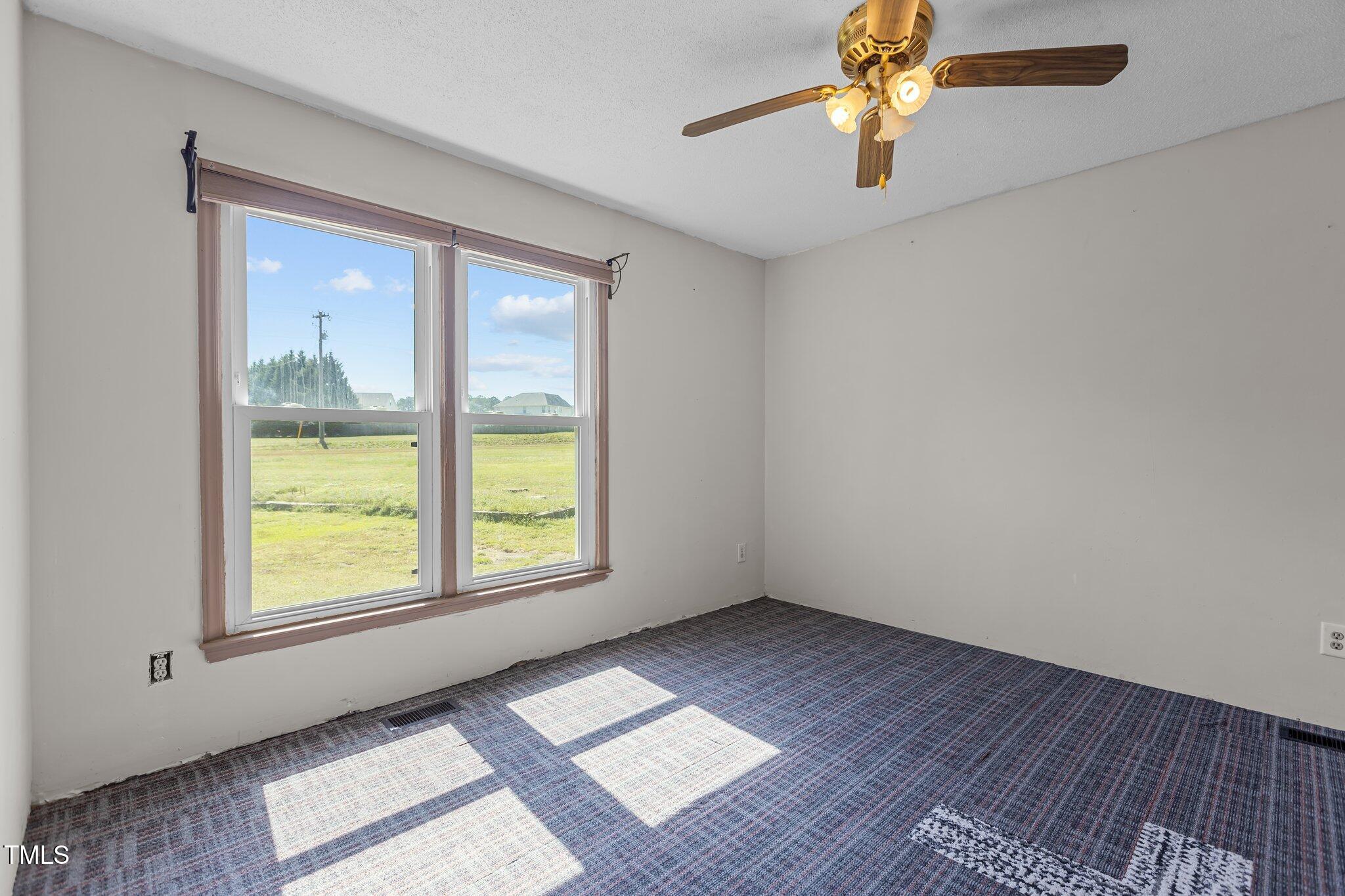 5437 Grasshopper Road Raleigh, NC 27610 - Photo 15 of 50 19-web-or-mls-2N6A0047