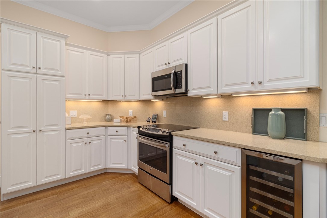 37 Newbury Drive Westerly, RI 02891 - Photo 14 of 42