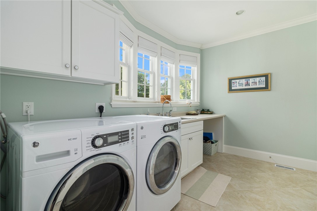 37 Newbury Drive Westerly, RI 02891 - Photo 33 of 42