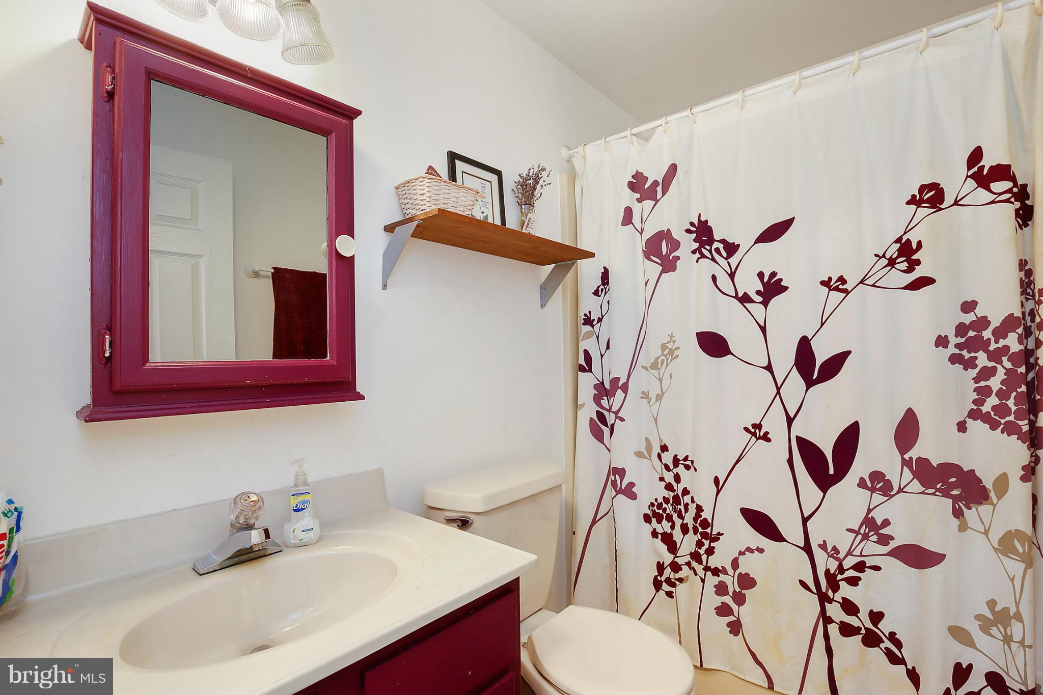 915 Courtney Road Baltimore, MD 21227 - Photo 18 of 30 Bath