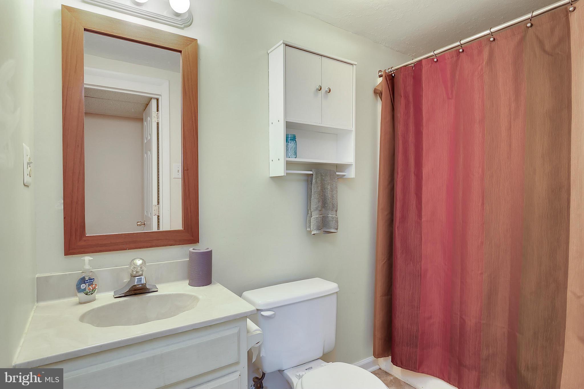 915 Courtney Road Baltimore, MD 21227 - Photo 22 of 30 Bath
