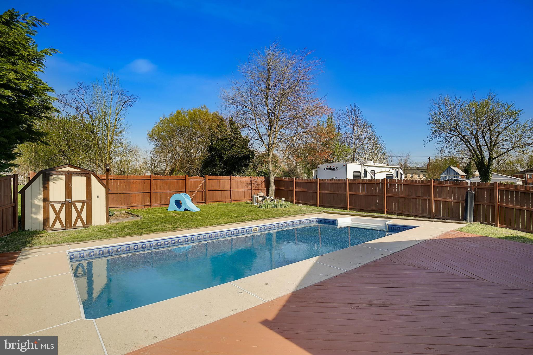915 Courtney Road Baltimore, MD 21227 - Photo 25 of 30 Exterior (Rear)