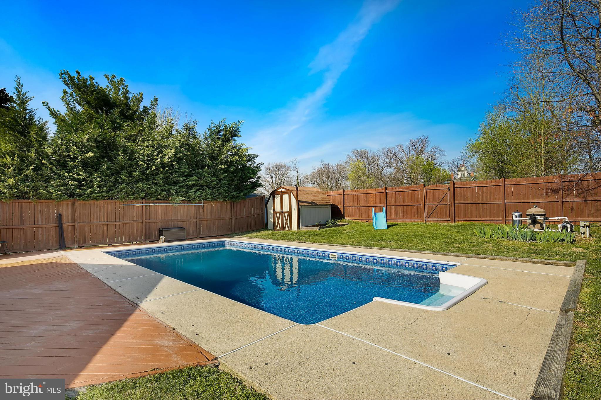 915 Courtney Road Baltimore, MD 21227 - Photo 26 of 30 Exterior (Rear)