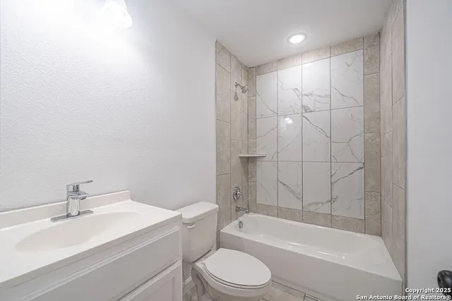 $1,450 | 474 Ridge Haven Street, Canyon Lake, TX 78133