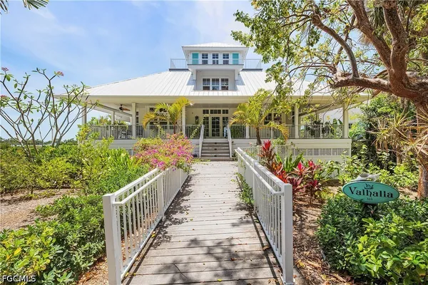 $2,800,000 | 315 Useppa Island, Bokeelia, FL 33922
