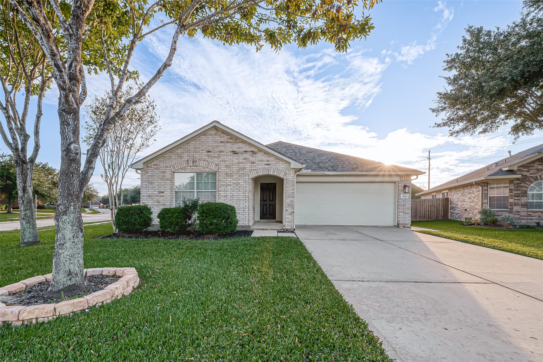 3214 Northgate Court Manvel, TX 77578 - Photo 2 of 16 Corner Lot