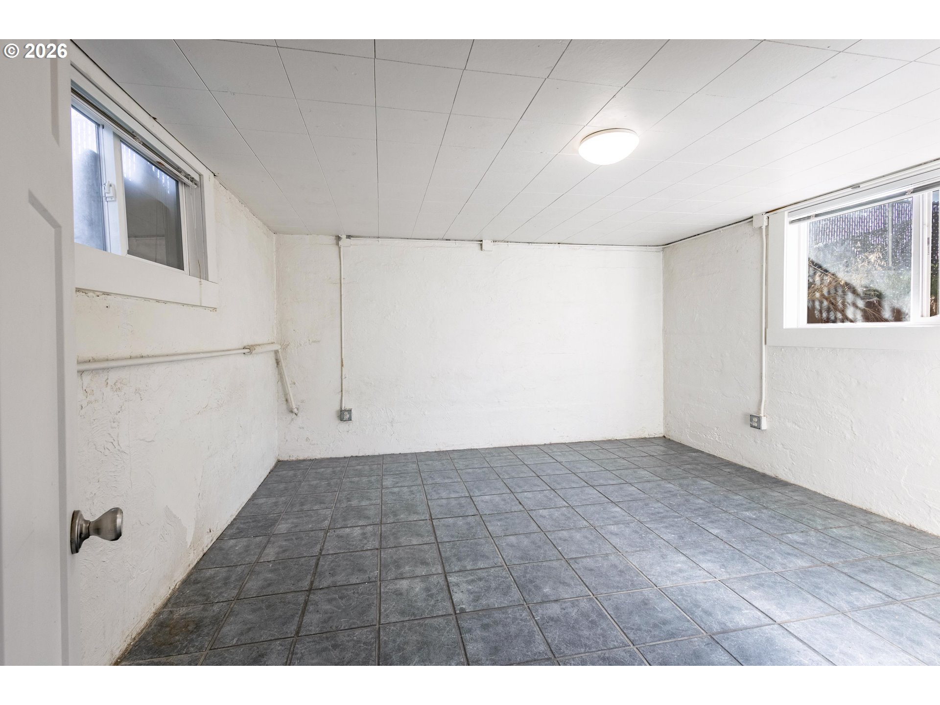 342 Southeast 7th Street Madras, OR 97741 - Photo 11 of 22 a view of an empty room