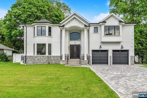 $2,300,000 | 452 Oregon Street, Paramus, NJ 07652