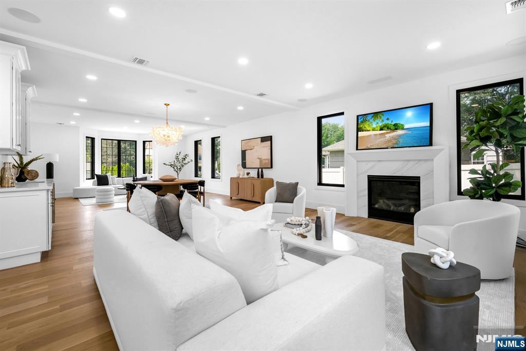 452 Oregon Street Paramus, NJ 07652 - Photo 13 of 50