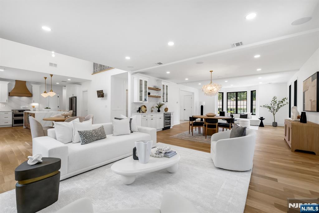 452 Oregon Street Paramus, NJ 07652 - Photo 14 of 50