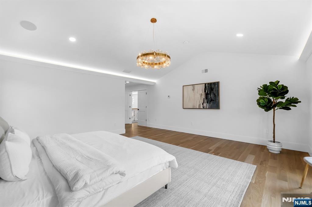 452 Oregon Street Paramus, NJ 07652 - Photo 28 of 50