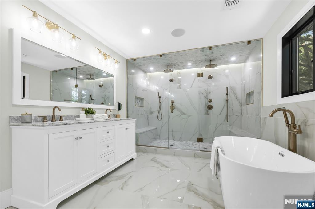 452 Oregon Street Paramus, NJ 07652 - Photo 32 of 50