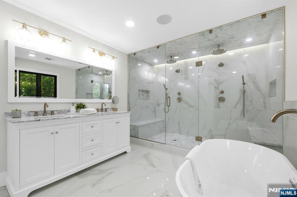 452 Oregon Street Paramus, NJ 07652 - Photo 33 of 50