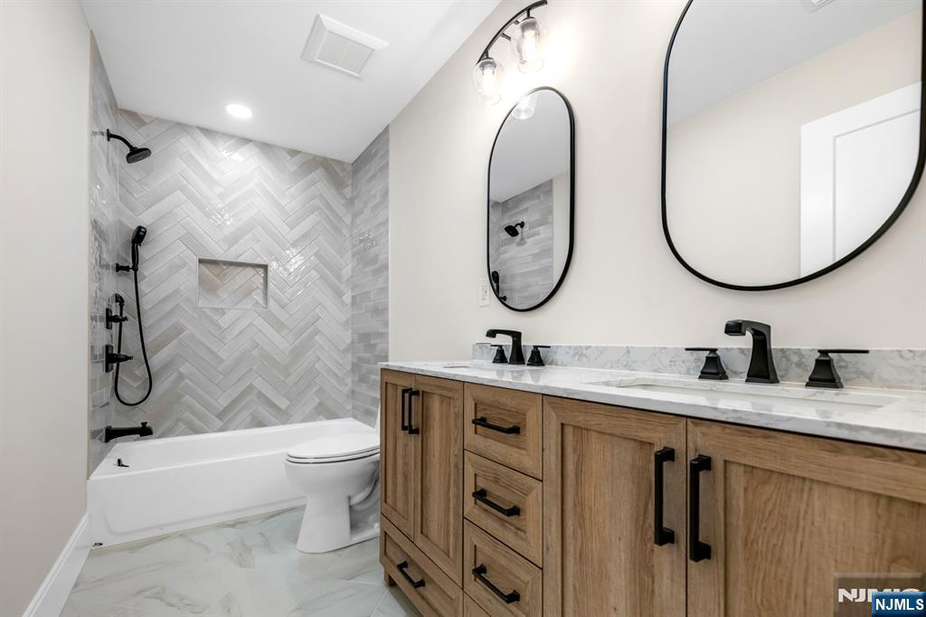 452 Oregon Street Paramus, NJ 07652 - Photo 34 of 50