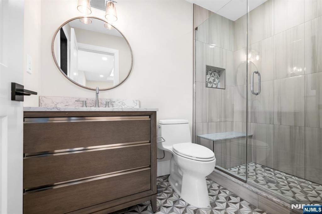 452 Oregon Street Paramus, NJ 07652 - Photo 40 of 50