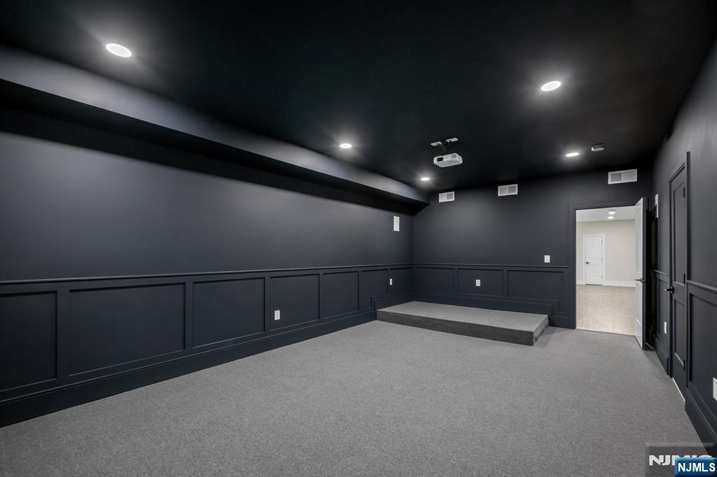 452 Oregon Street Paramus, NJ 07652 - Photo 45 of 50