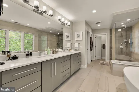 $2,750,000 | 3701-38 38th Street North, Arlington, VA 22207