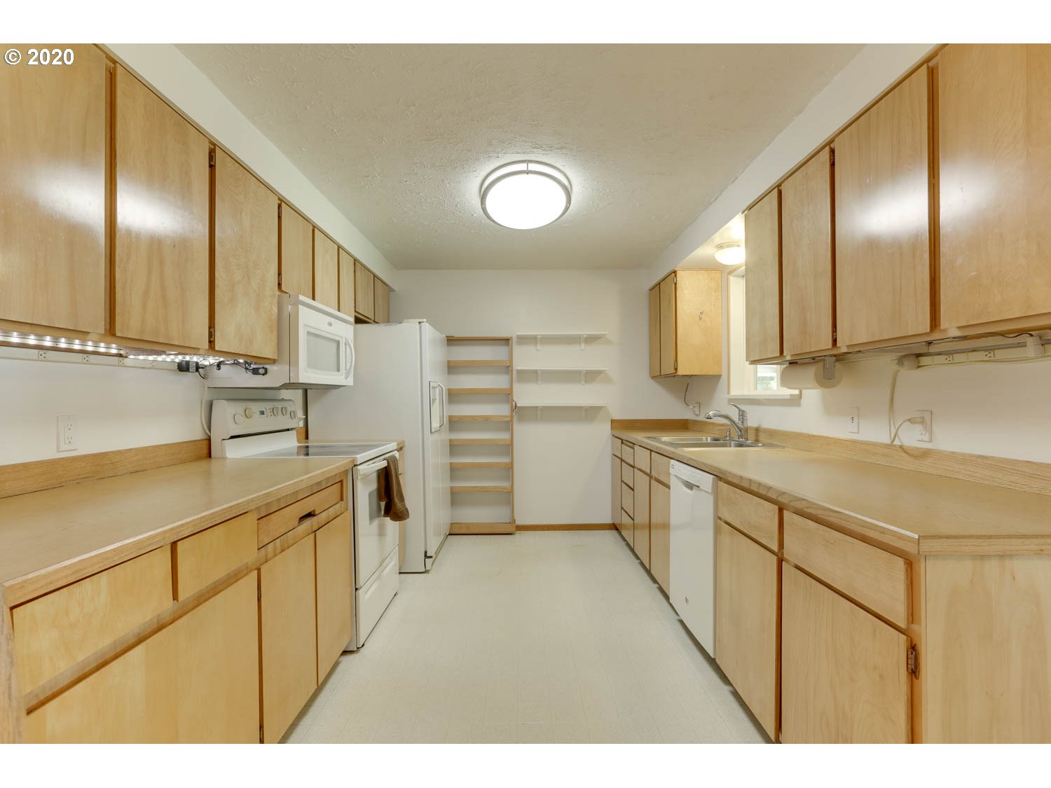 16717 South Beckman Road Oregon City, OR 97045 - Photo 5 of 32 Gallery Image 5