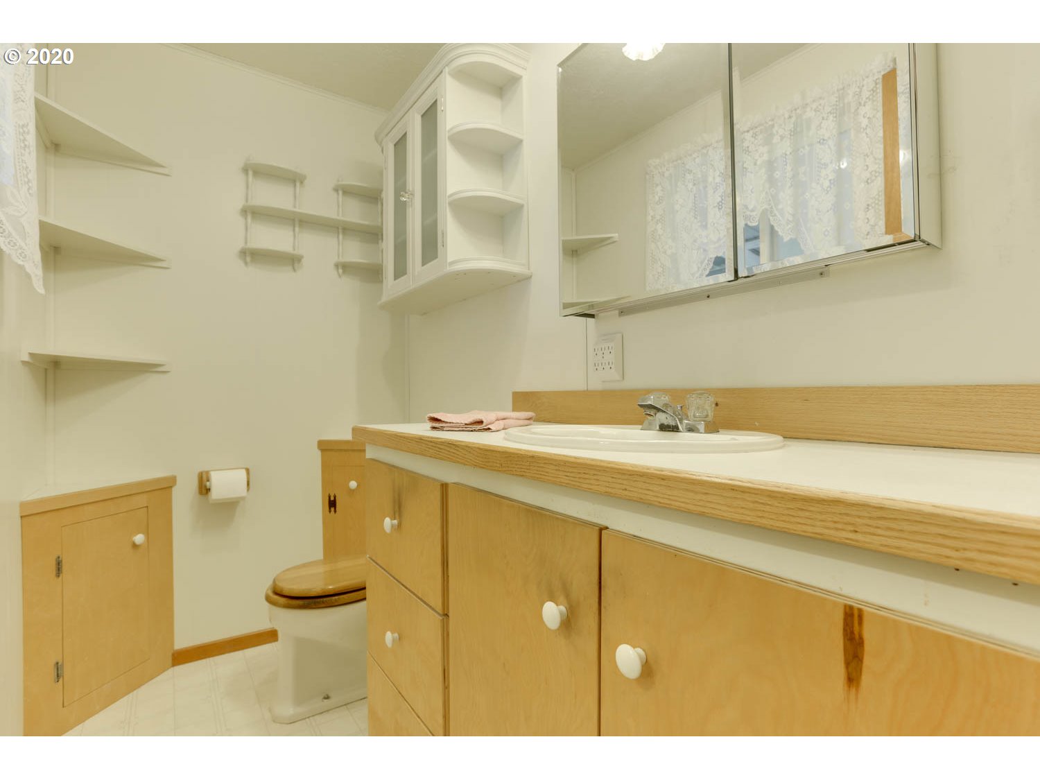16717 South Beckman Road Oregon City, OR 97045 - Photo 10 of 32 Gallery Image 10