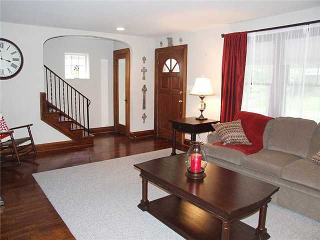 745 South Cassingham Road Bexley, OH 43209 - Photo 3 of 18