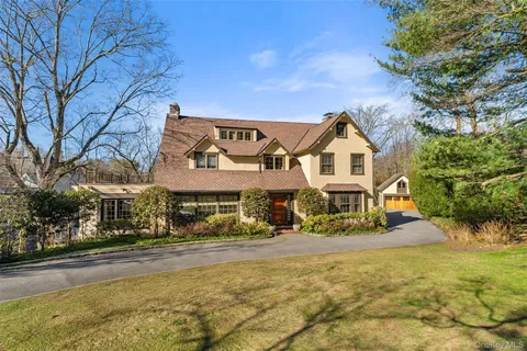 $2,395,000 | 11 Mamaroneck Road, Scarsdale, NY 10583