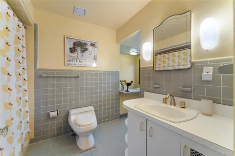 $2,395,000 | 11 Mamaroneck Road, Scarsdale, NY 10583