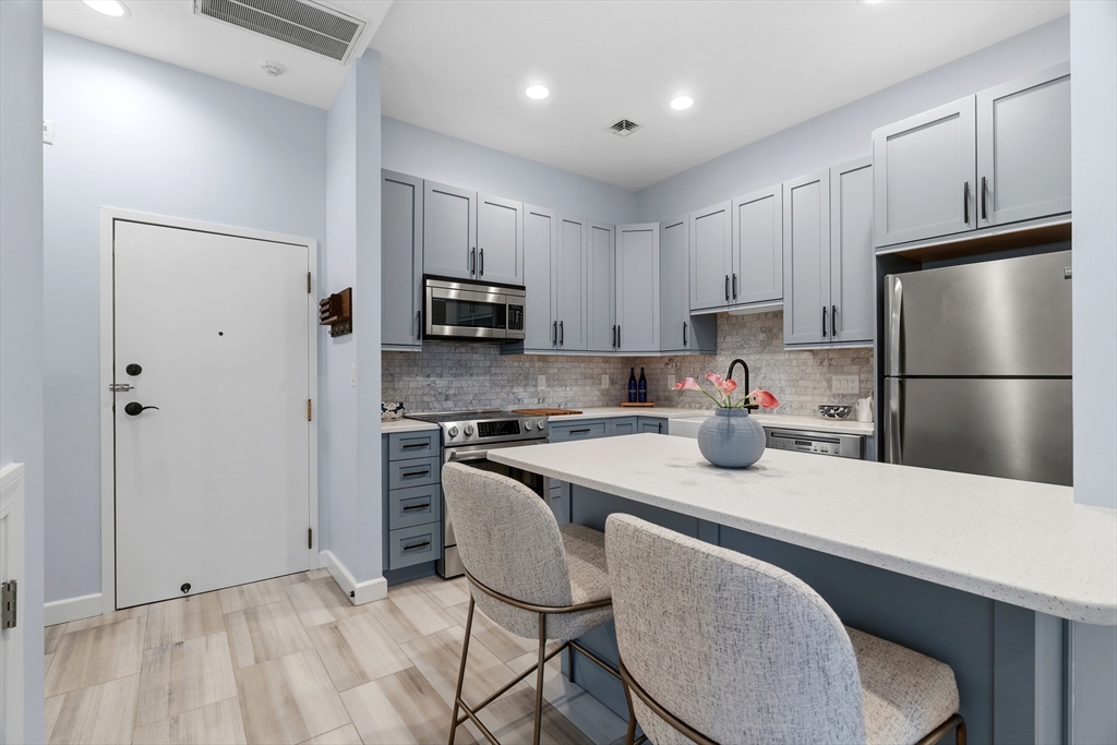 130 Appleton Street, Unit 3H Boston, MA 02116 - Photo 12 of 25 Gallery Image 12