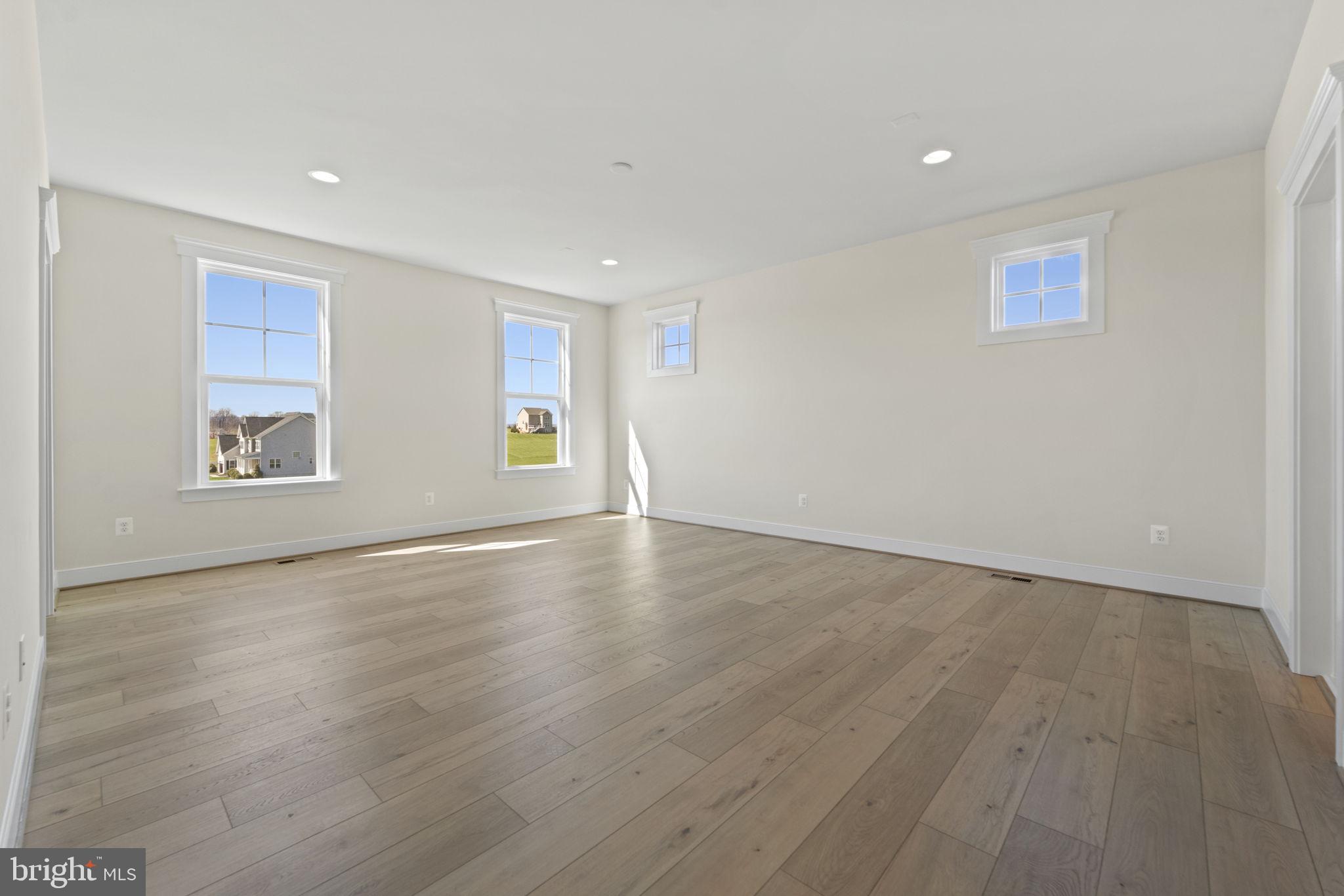 40900 Tarleton Drive Leesburg, VA 20176 - Photo 28 of 63 Main level primary Bedroom