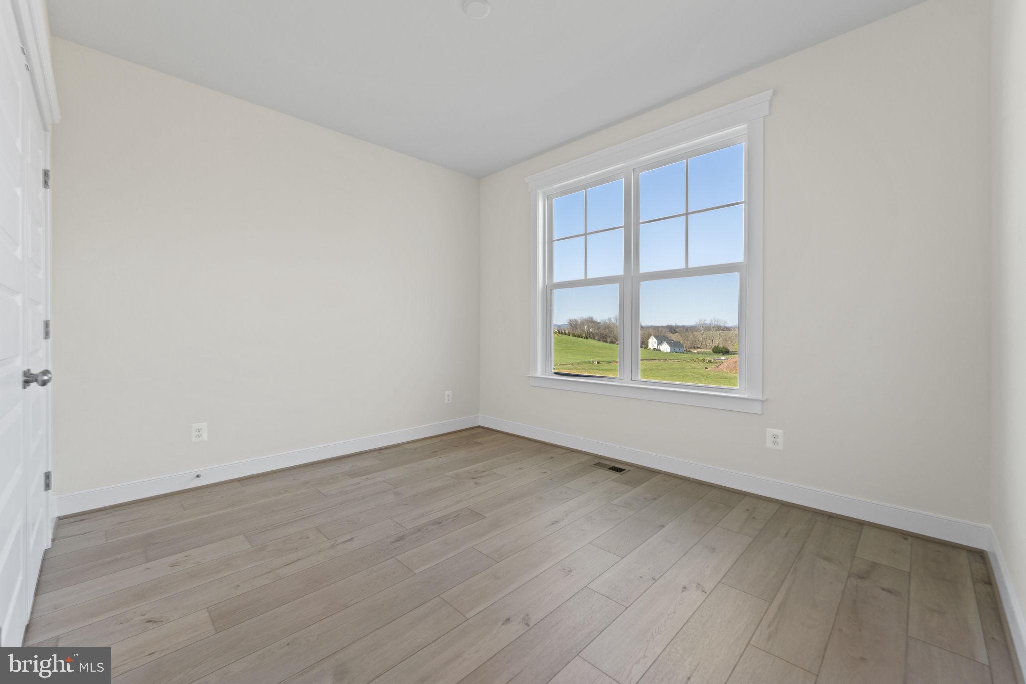 40900 Tarleton Drive Leesburg, VA 20176 - Photo 35 of 63 Main Level In law Suite - bedroom
