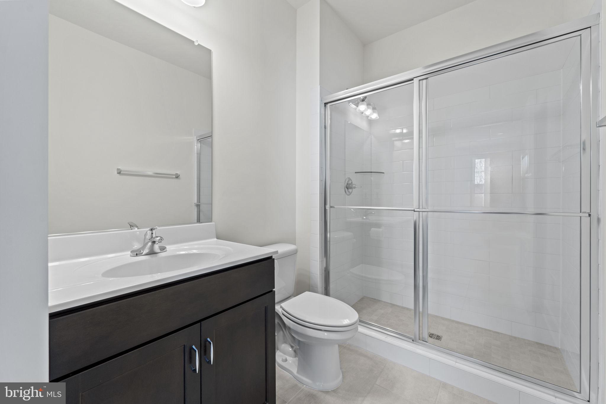 40900 Tarleton Drive Leesburg, VA 20176 - Photo 37 of 63 Main Level In law Suite - Bath