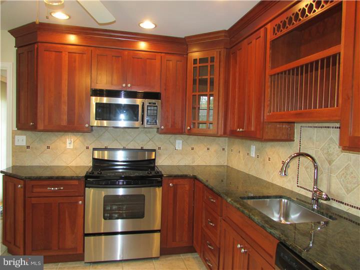 1055 Valley Road Telford, PA 18969 - Photo 11 of 23 Kitchen