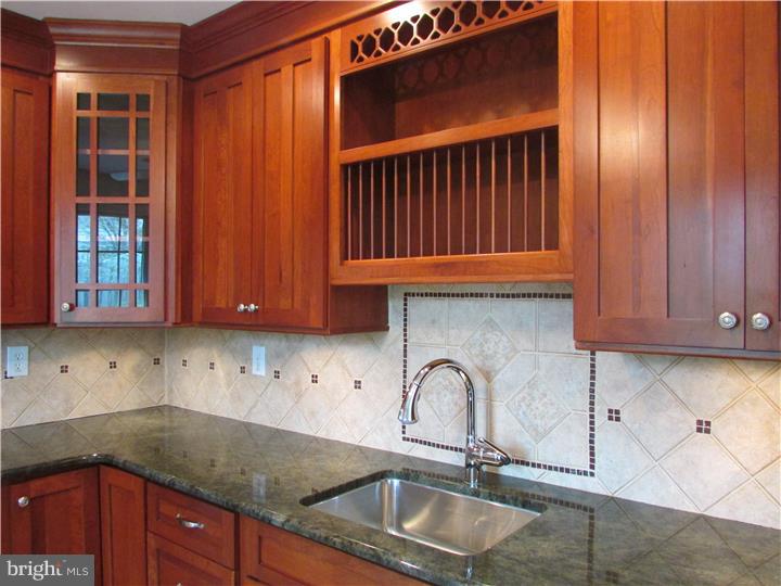 1055 Valley Road Telford, PA 18969 - Photo 10 of 23 Kitchen