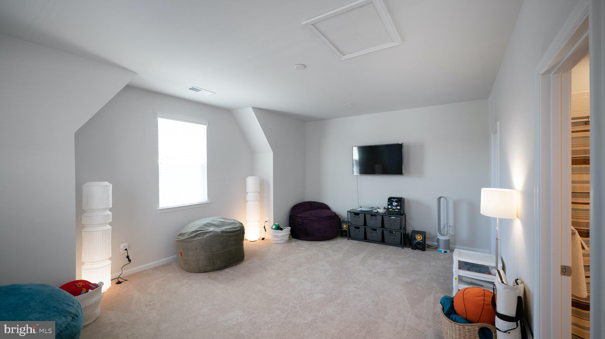 14210 Jaeger Road Clarksburg, MD 20871 - Photo 20 of 29 In-law's Suite