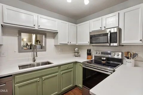 $325,000 | 313 Pittsboro Street, Fuquay-Varina, NC 27526