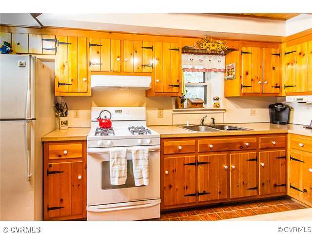 4031 Spring Run Road Mechanicsville, VA 23116 - Photo 14 of 16 Kitchen