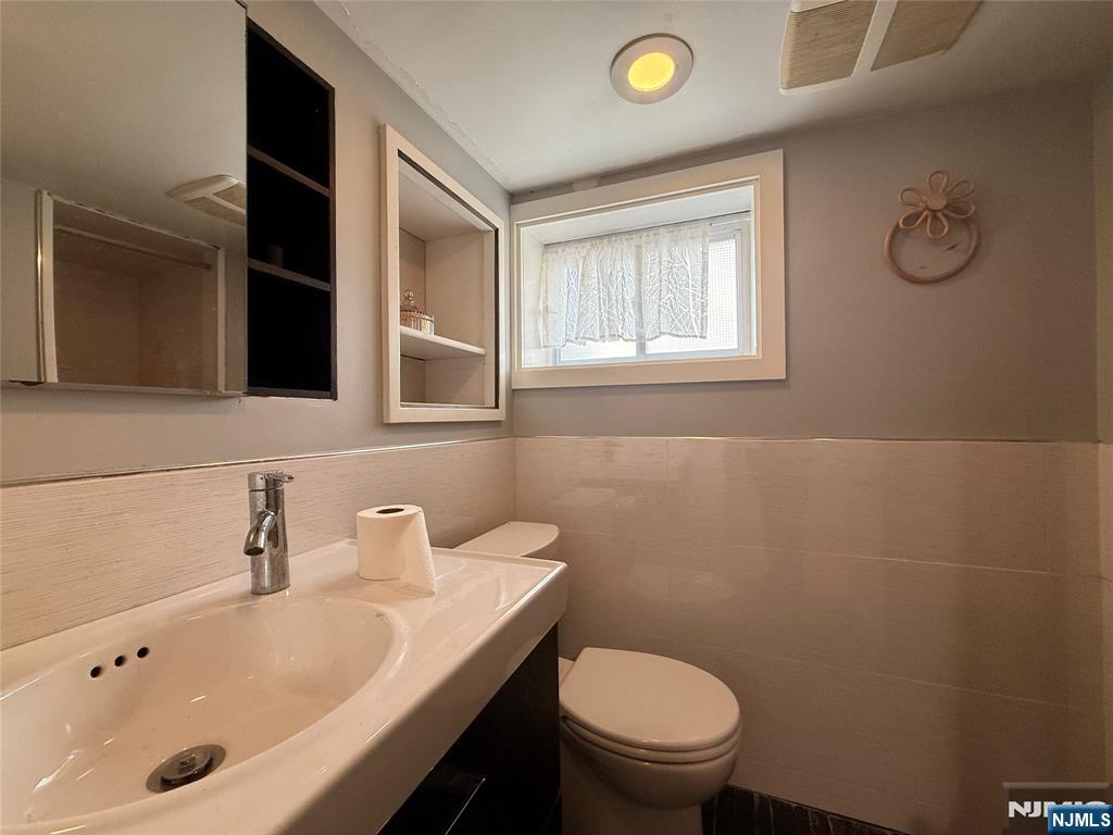 19 Ontario Street Dumont, NJ 07628 - Photo 16 of 20