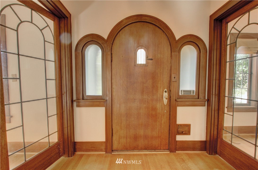 2019 East Prospect Street Seattle, WA 98112 - Photo 4 of 20 Gallery Image 4