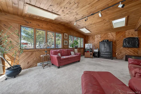 $425,000 | 57 Lake View Drive, Kiamesha Lake, NY 12751