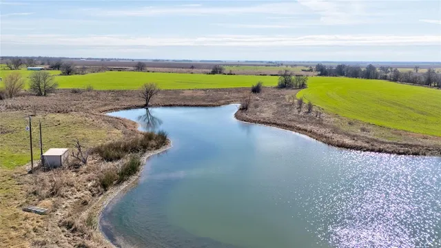 $1,000,000 | 637 County Road 314, Rosebud, TX 76570