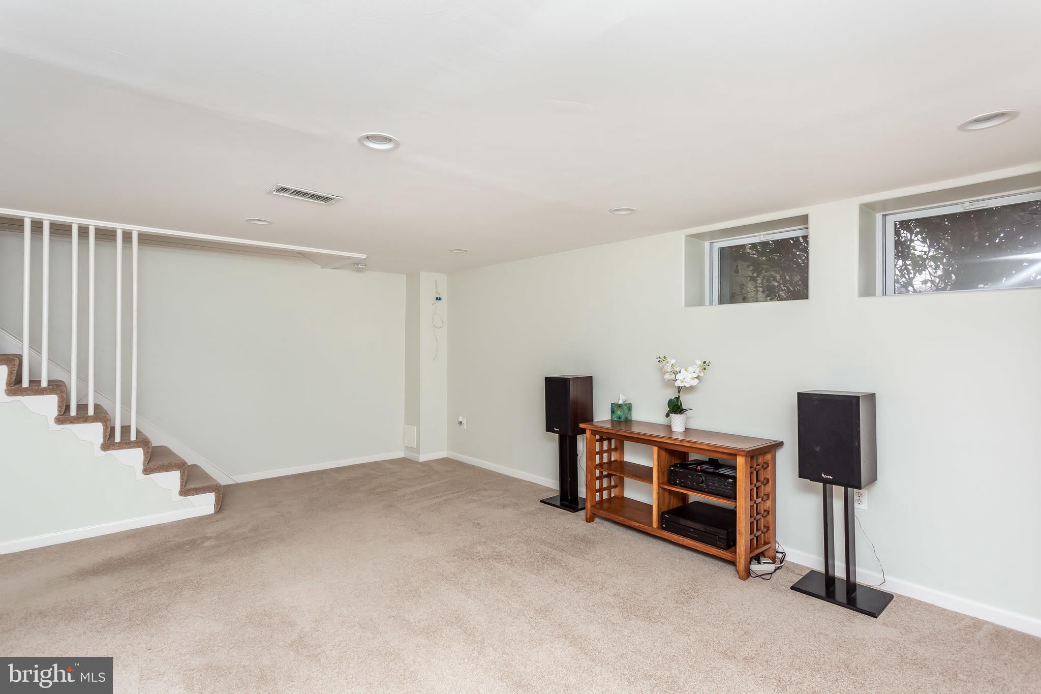 351 Whitfield Road Baltimore, MD 21228 - Photo 27 of 32