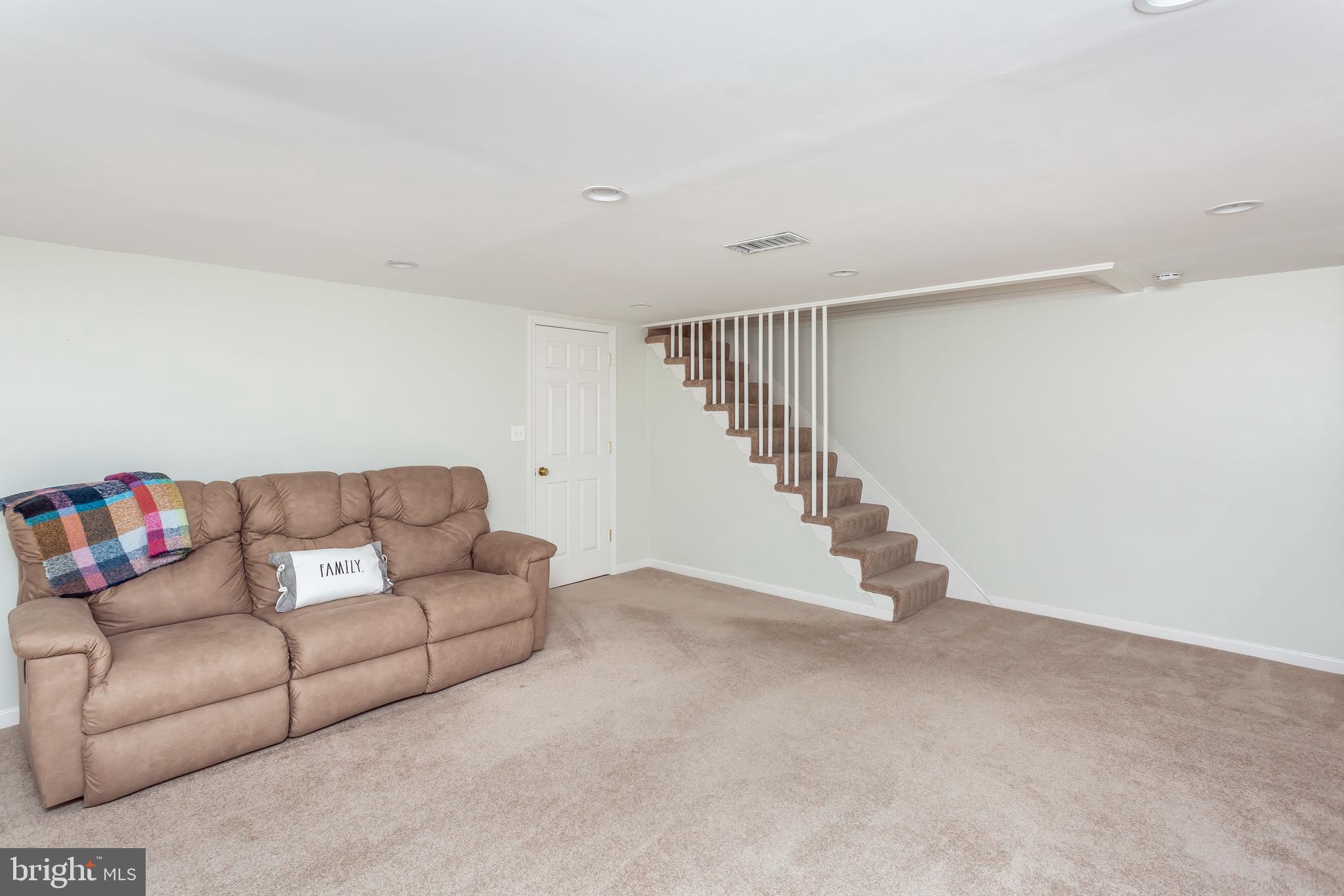 351 Whitfield Road Baltimore, MD 21228 - Photo 28 of 32