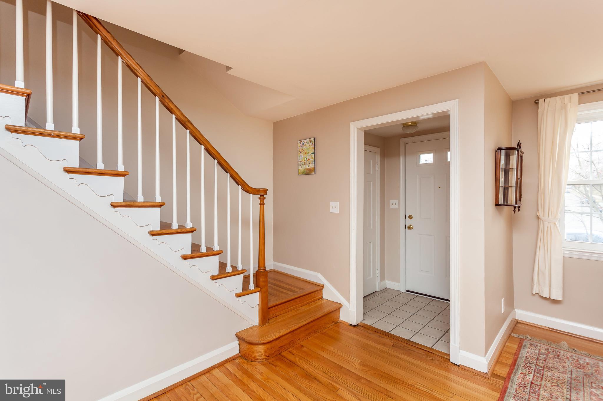 351 Whitfield Road Baltimore, MD 21228 - Photo 4 of 32